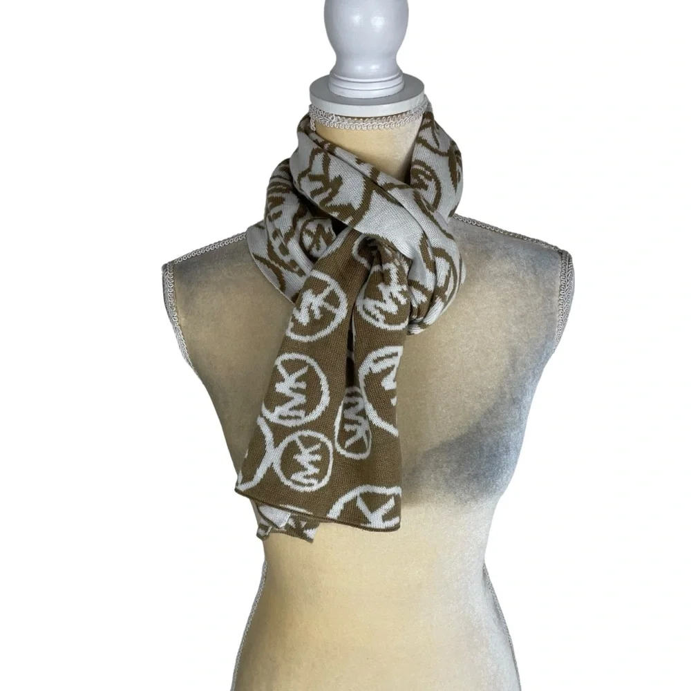 Michael Kors Monogram Reversible Knit Logo‎ Scarf Brown White 10 x 60